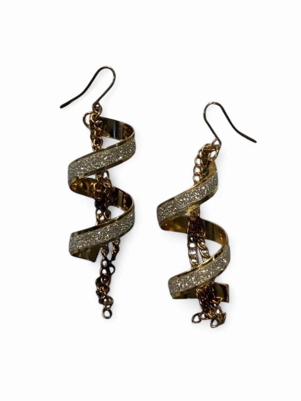 J.Lo Set of 2 Beautifully Designed Gold Tone Hanging Earrings. $5
